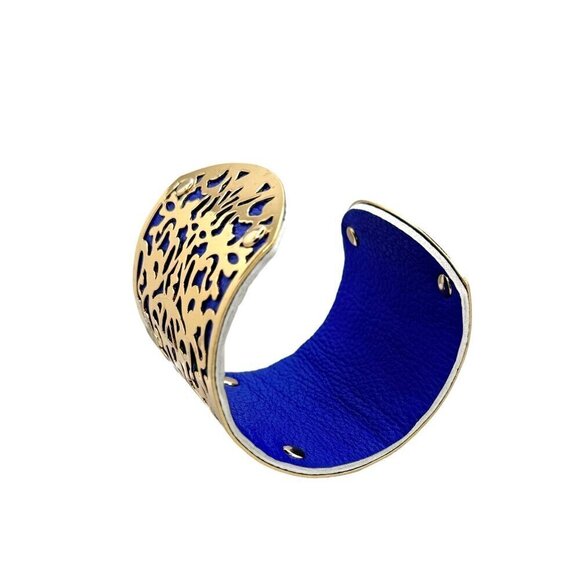NEW Eye Candy LA Wide Cuff Bracelet Gold-Tone Filigree Overlay Blue Leather - Picture 6 of 8
